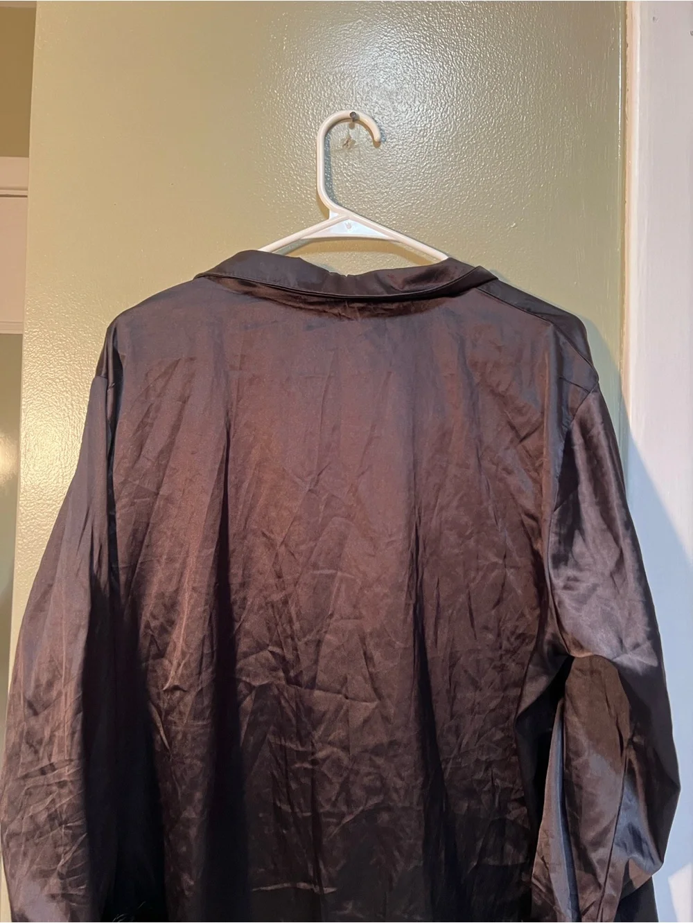 Women’s Sz XL Pajama Top Satin Button Down Black Feather Fuzzy Cuffs Long Sleeve